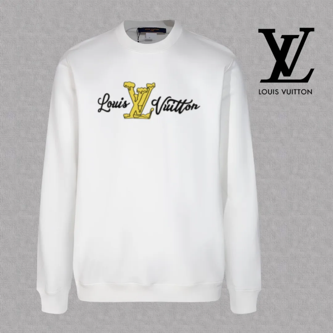 🅿️250 hot style on the shelves🔥❗ 💫〖Louis Vuitton LV〗 Fashionable round neck sweatshirt, casually matched with various styles, it is perfectly handsome😎The whole dress is made of double waistcoats, which makes the whole dress more three-dimensional. Not ordinary factories can do such fine work. The 2025 spring style counters are on sale, exquisite round neck terry sweatshirt, high-end double-strand pure cotton Customized drawstring ribs are dyed in the same vat and are complete with three standards. The chest craftsmanship adopts a simple and elegant pattern on the chest, which is easy to control for any age group! Fit and comfortable! Customized thickened 440g terry sweatshirt fabric, soft and comfortable to the touch, with a three-dimensional shape! 🙌🏻 It’s also very breathable, so it’s a versatile style that can be worn with any outfit! ✔Color: Black White Apricot Size: S M L XL 2XL